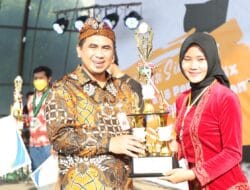 Nyanyi Lagu “Rumah Kita”, Taj Yasin Beri Pesan Persatuan ke Masyarakat