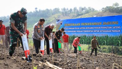Ganjar: Pemanfaatan Hutan untuk Pertanian Harus Perhatikan Pohon Penahan Air