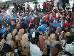 Antusiasnya Ribuan Warga Sumut Sambut Kedatangan Ganjar