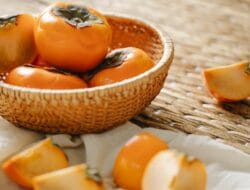 Harga meja makan trembesi Jepara kaki besi terbaru di Pasuruan