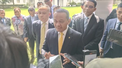 Menteri ESDM Bahlil Lahadalia Buka Suara soal Stok BBM di SPBU Swasta