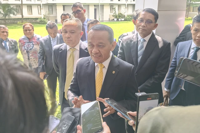 Menteri ESDM Bahlil Lahadalia Buka Suara soal Stok BBM di SPBU Swasta