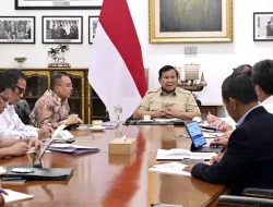 Momen Prabowo Bahas Stimulus Ekonomi Bersama Dasco dan Kabinet Merah Putih di Istana