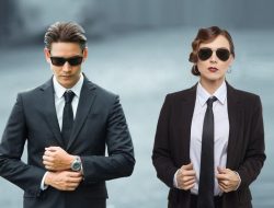 Contoh Prompt Gemini AI untuk Edit Foto Pakai Jas di Lift