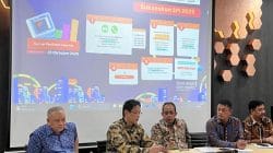 Kepala BNPT Komjen Pol (Purn) Eddy Hartono menyampaikan materi dialog kebangsaan di Gedung Teater Kampus III UIN Walisongo Semarang, Kamis (23/10/2025).